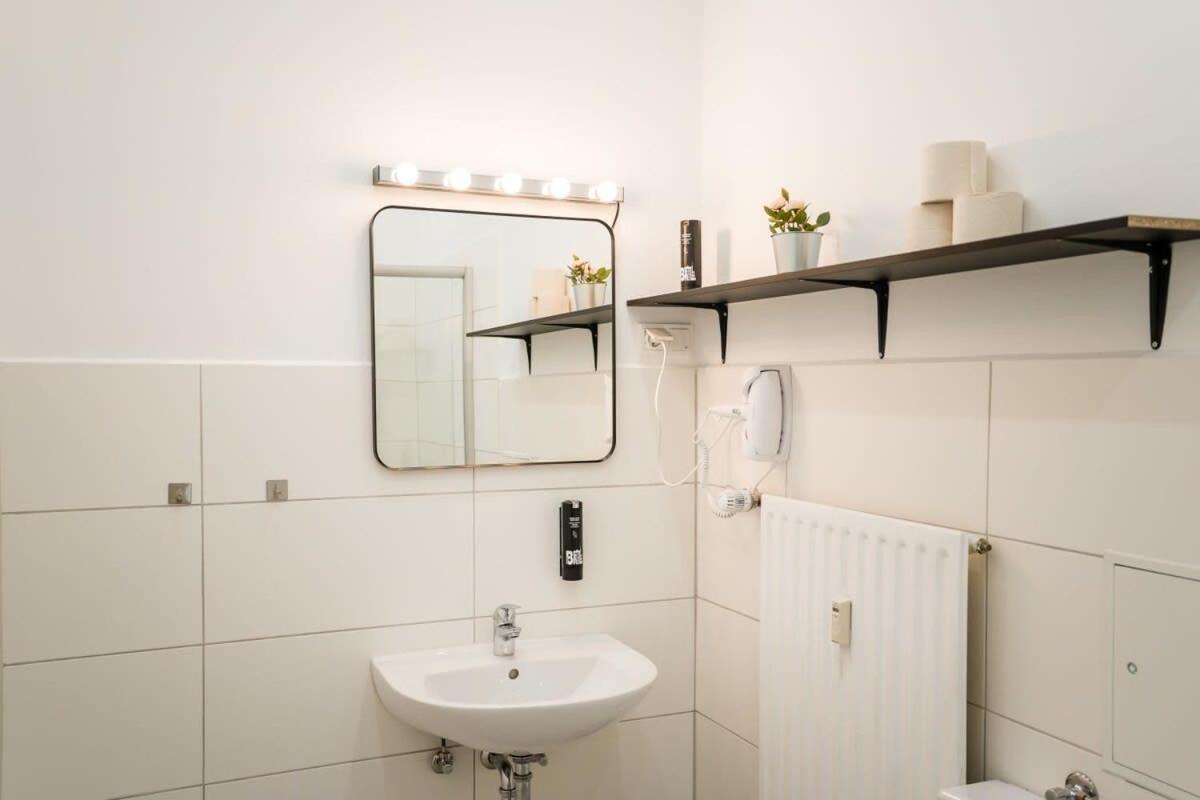 Spacious 3Br Plus Ac Self Check-In Street Parking Berlin Eksteriør billede